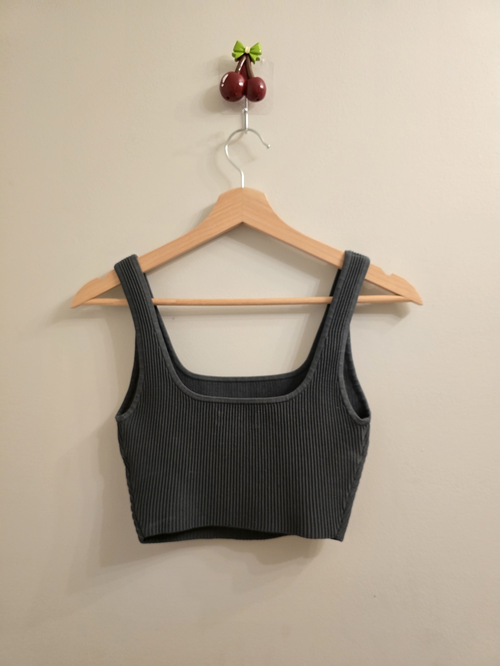 Babaton Ribbed Square-Neck Crop Tank - Picture 3 of 4